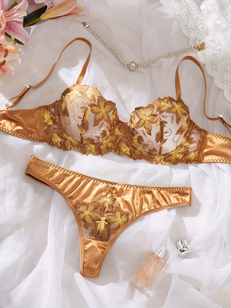 Embroidery Bra & Low-Rise Triangle Panties